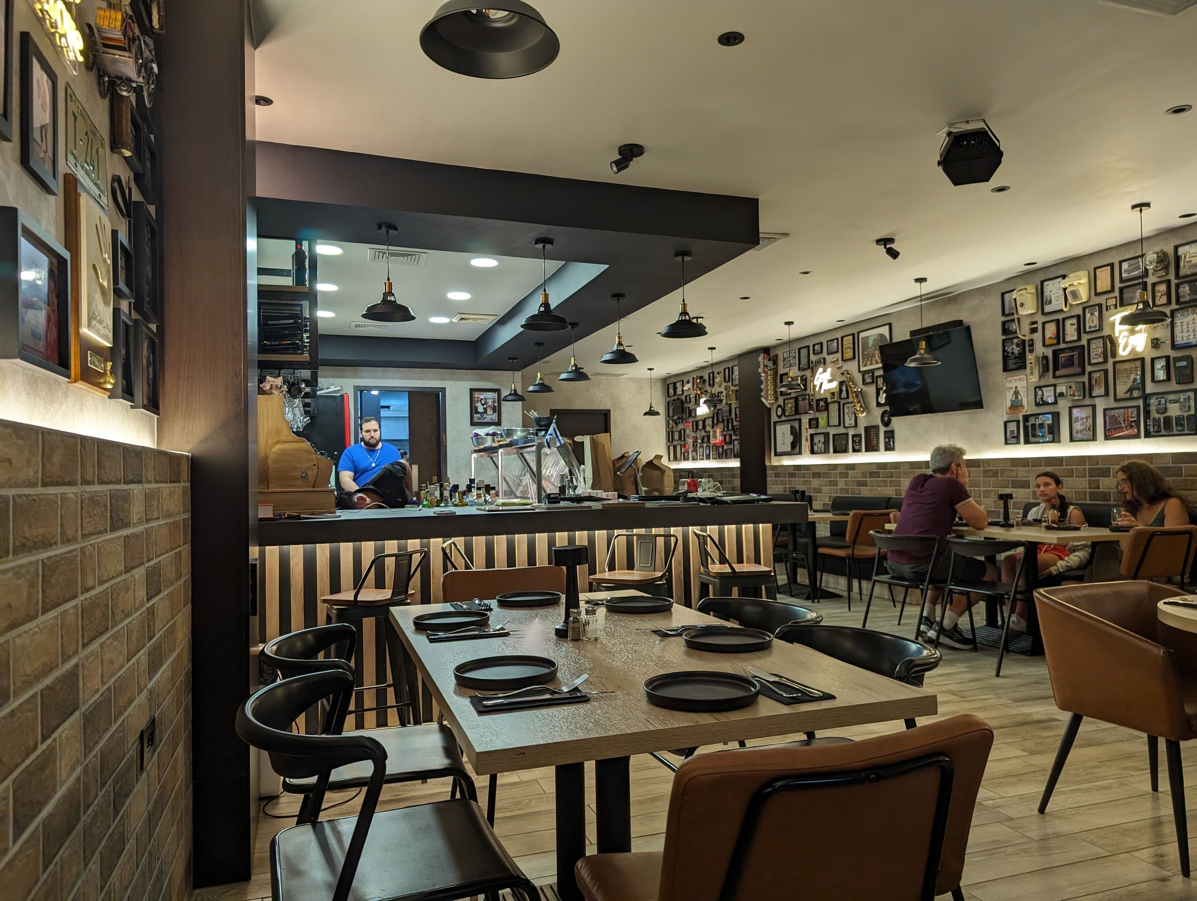 Fuego Bar and Bistro gallery image 4