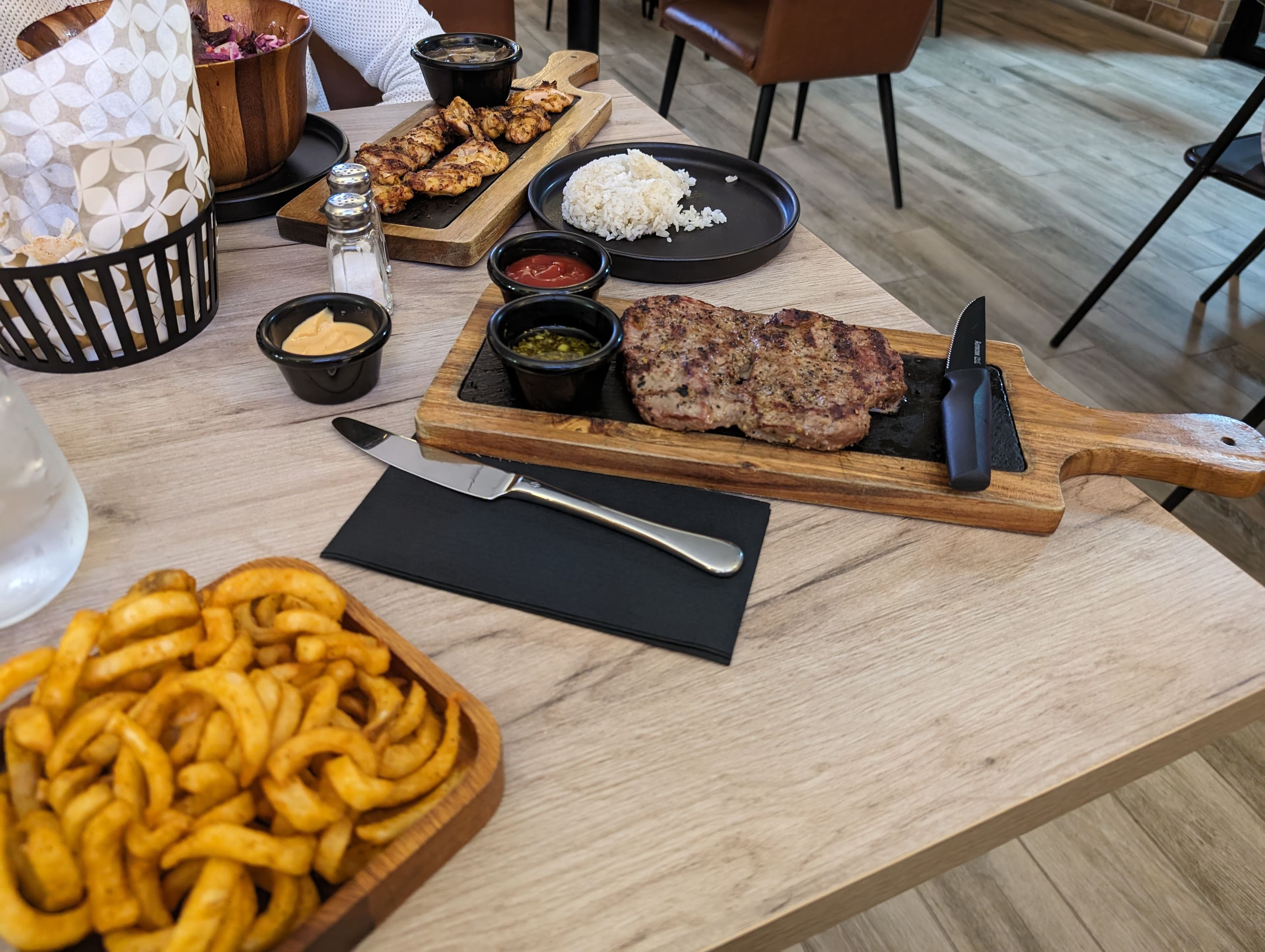 Fuego Bar and Bistro gallery image 2