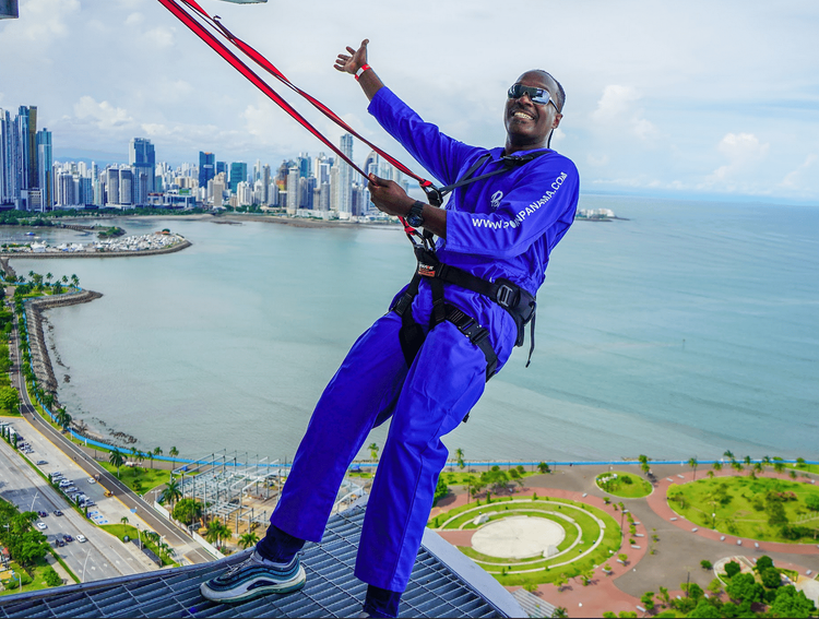 Urban Zipline - Poin Panama
